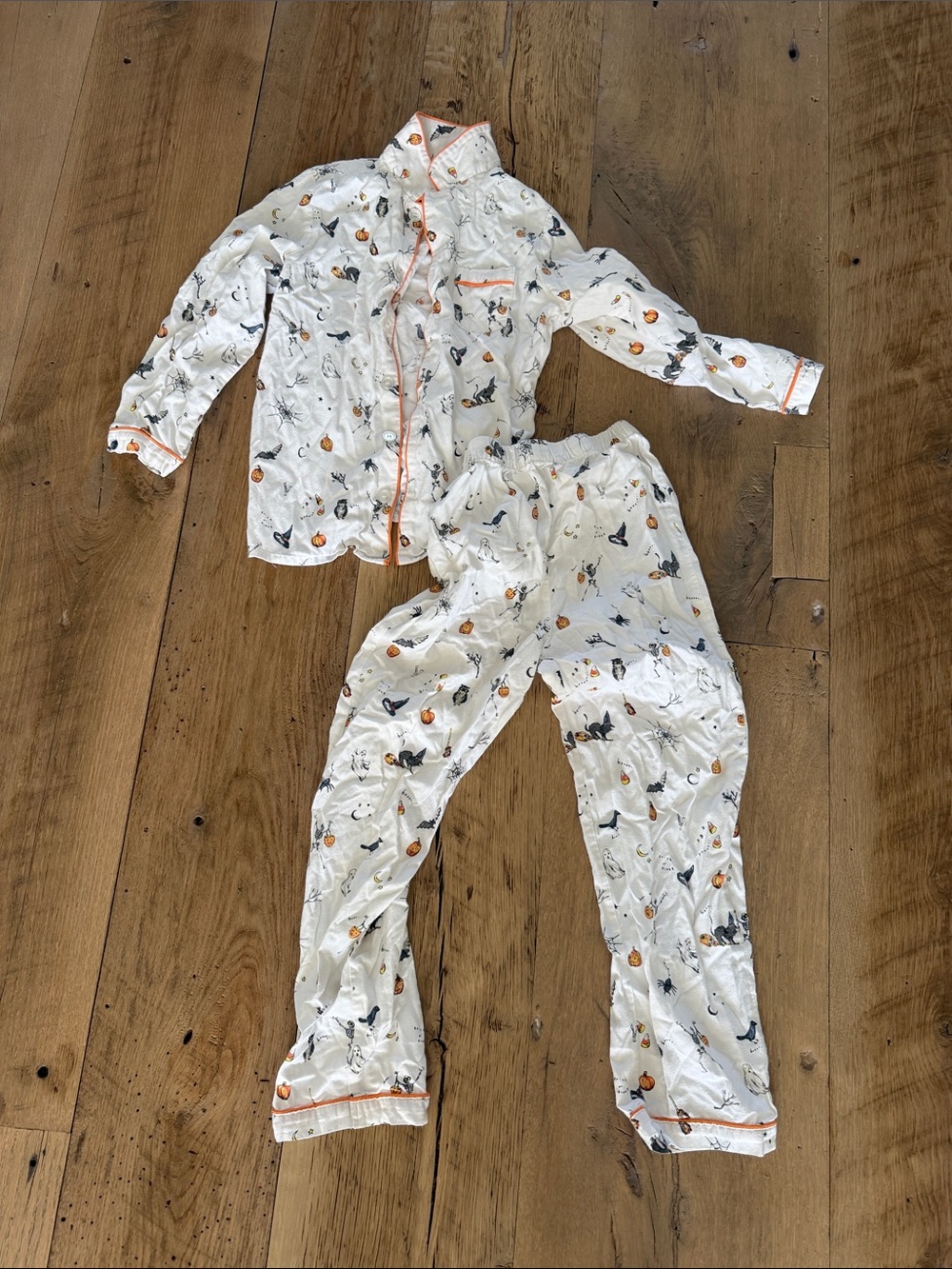 Petite Plume kids Halloween Print Pajama Set with Orange Trim